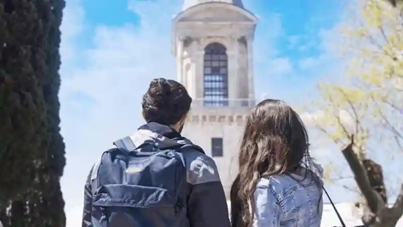 Topkapi Palace, Harem & Hagia Irene Museum: Skip The Line Ticket + Guided Tour