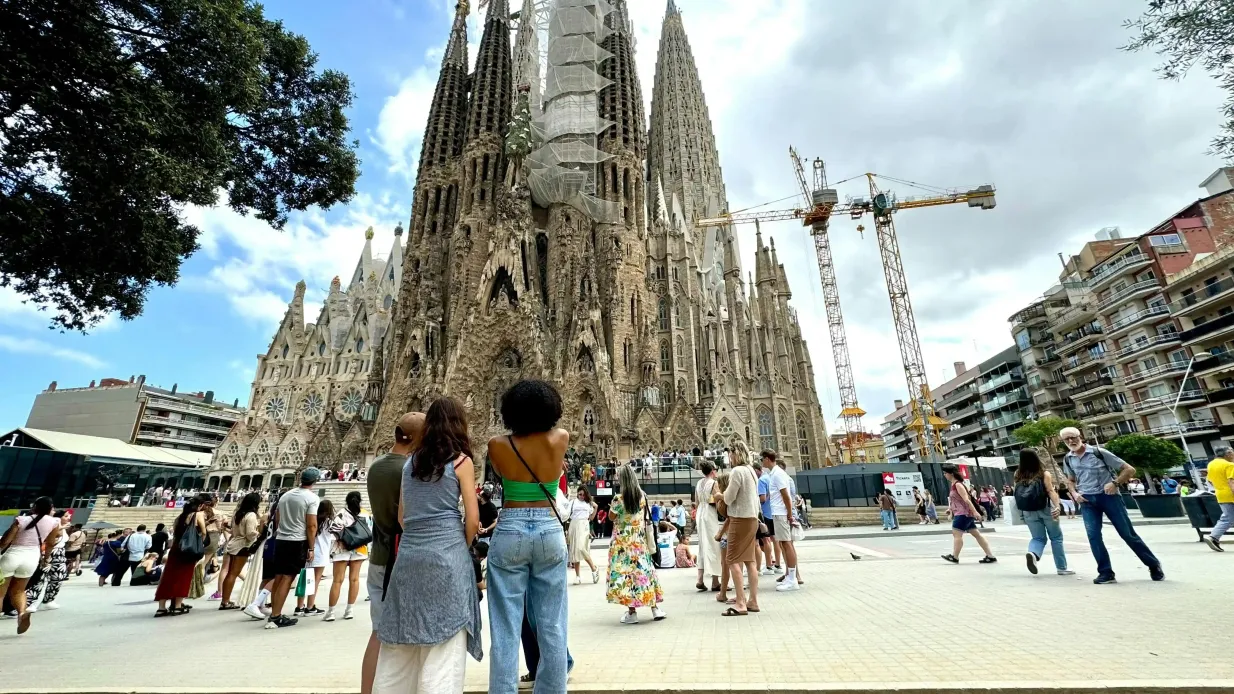 Sagrada Família & Casa Milà – La Pedrera: Kleingruppentour + Cava