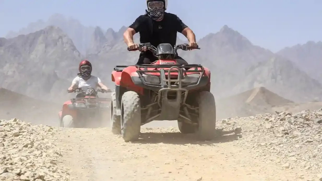 Hurghada: Safari nel deserto con guida + giro in ATV, Buggy Car e cammello + cena + trasferimento Fornito da Delight Trips