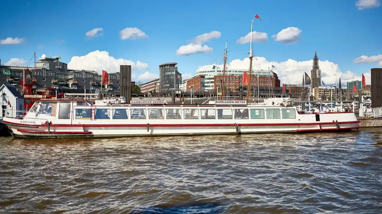 Hambourg : 1 heure de croisière dans le port + audioguide