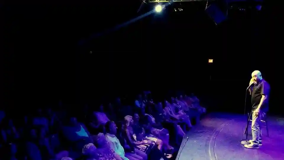 V Theater Las Vegas: Las Vegas Live Comedy Club