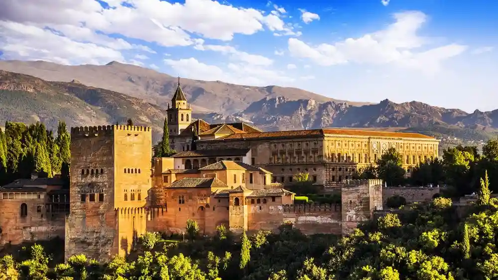 Alhambra e Palácios Nasridas: bilhete sem filas + tour guiado Organizado por Granada Enjoy S.L.U.