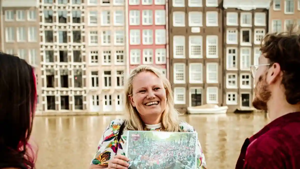 Amsterdam: Guided Walking Tour Provided by Who Is Amsterdam Tours
