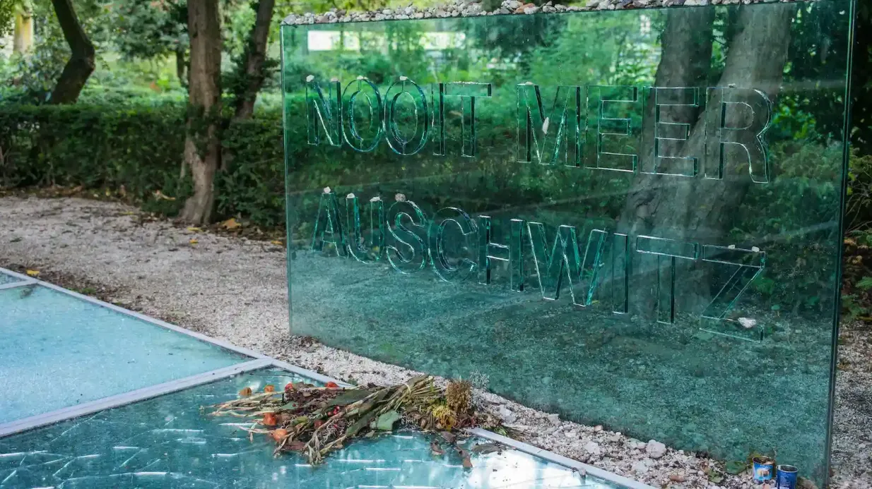 Amsterdam: Geführte Anne Frank Walking Tour auf Deutsch, Englisch, Italienisch und Spanisch Bereitgestellt von Amsterdamliebe B.V.