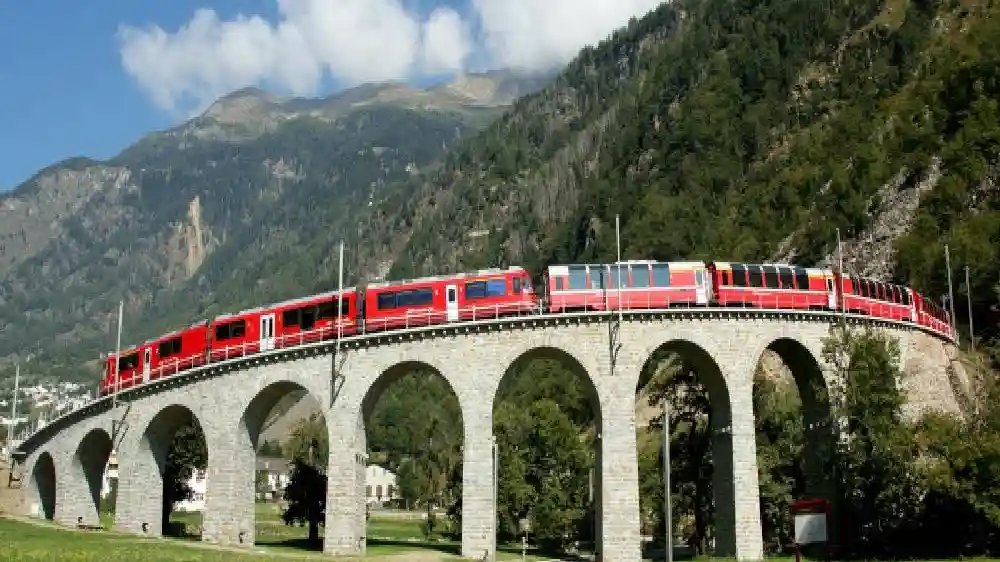 Moritz et Tirano : Tour panoramique de la Bernina Express depuis Milan