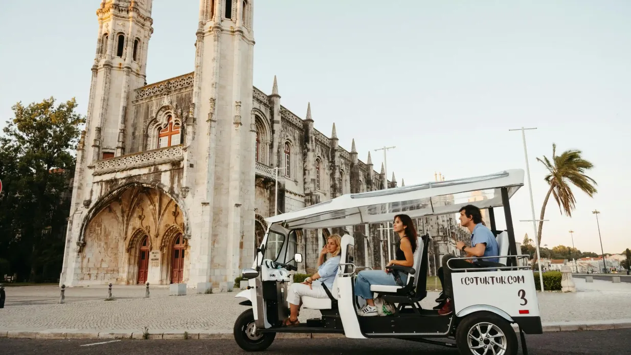 Lisboa: Passeio guiado de 1 hora em Eco Tuk Tuk Organizado por Sardinha do Bairro Unipessoal