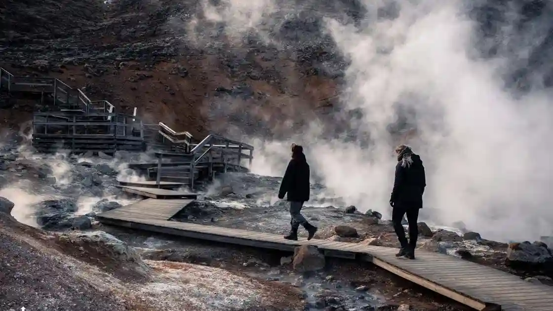 Fagradalsfjall Volcano: Hiking Tour from Reykjavík Provided by Bus Travel Iceland