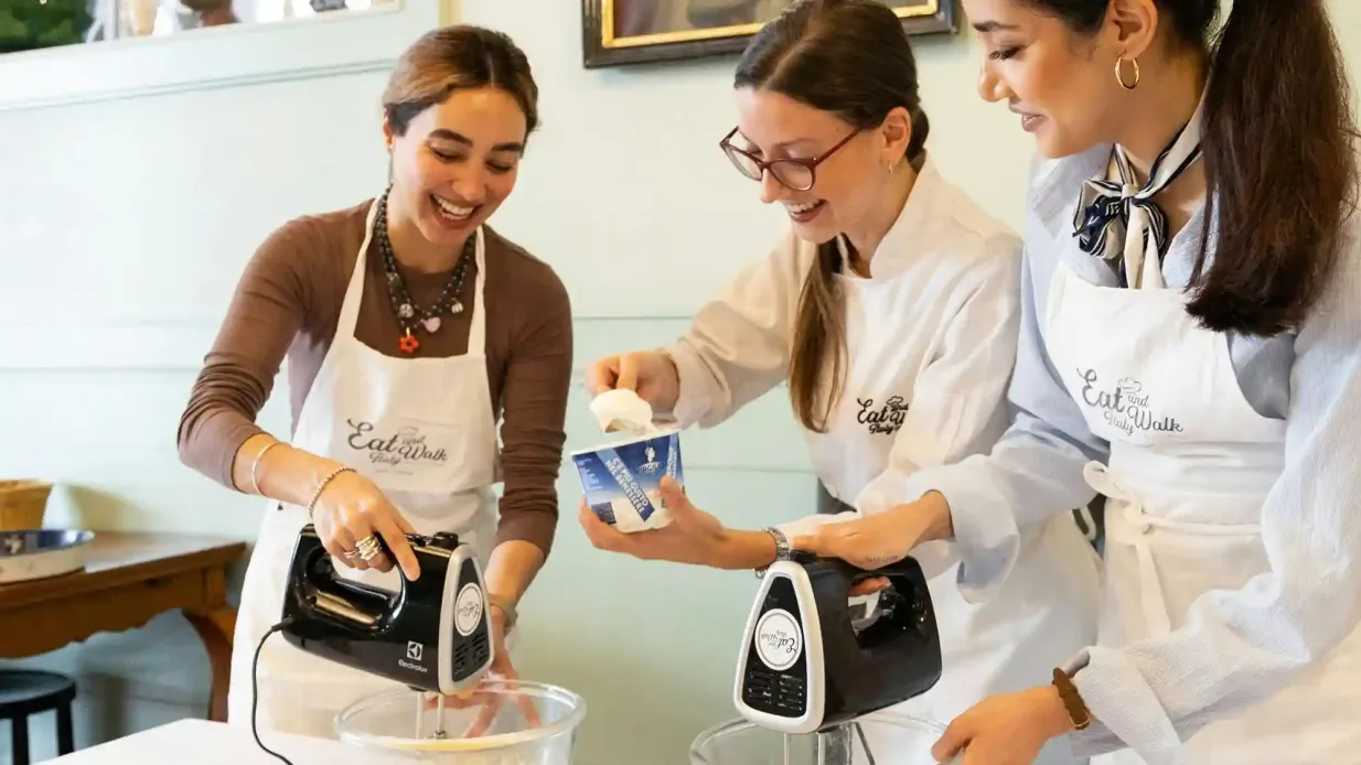 Roma: Clase de cocina de raviolis, fettuccine y tiramisú Operado por Eat Walk Italys SRL