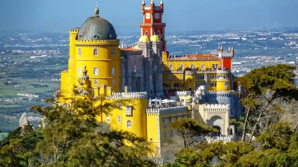 Sintra, Pena-Palast, Cabo da Roca, Cascais & Estoril: Tagesausflug ab Lissabon Bereitgestellt von Living Tours Lisboa LDA