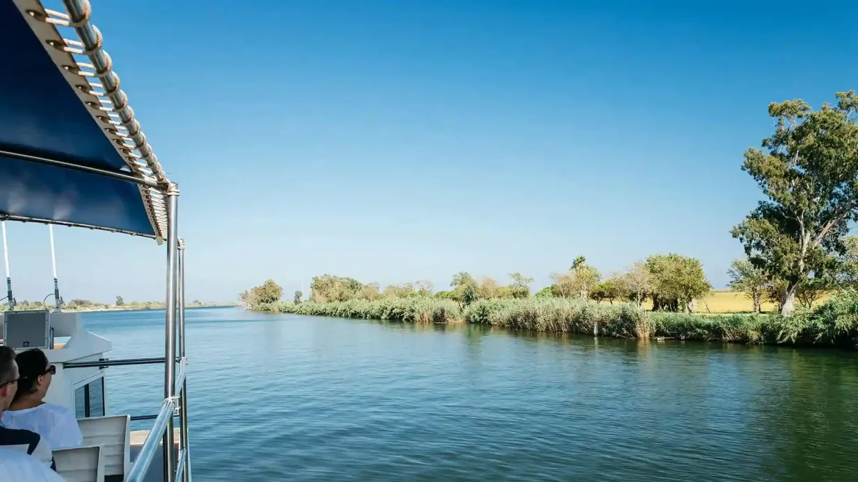 Crucero fluvial por el Delta del Ebro Operado por VELERO AZUL S.A.