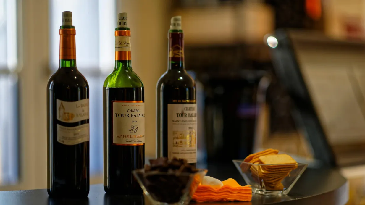 Château La Croizille: Guided Tour + Wine Tasting Provided by SARL De Mour