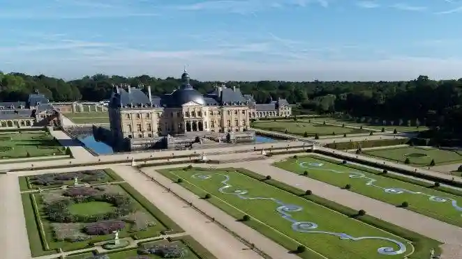 Château de Fontainebleau & Château de Vaux-le-Vicomte: Daytrip from Paris Provided by ParisCityVision
