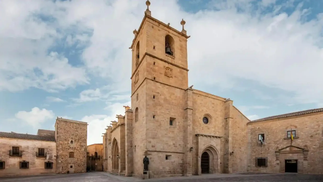 Concatedral de Cáceres: Entrada + Audioguía Operado por OPTIMACULTURA S.L