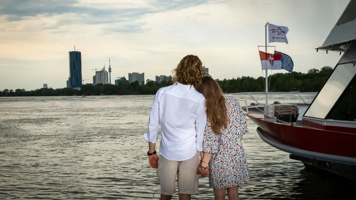 Viena: Paseo en barco con canciones vienesas + buffet