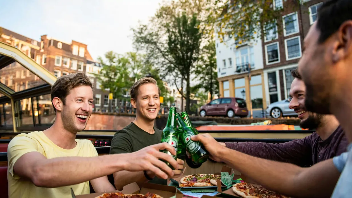 Amsterdam: Evening Canal Cruise with Pizza & Drinks Provided by Stromma Nederland B.V.