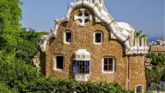 Park Güell: Priority Entry Ticket + Guided Tour