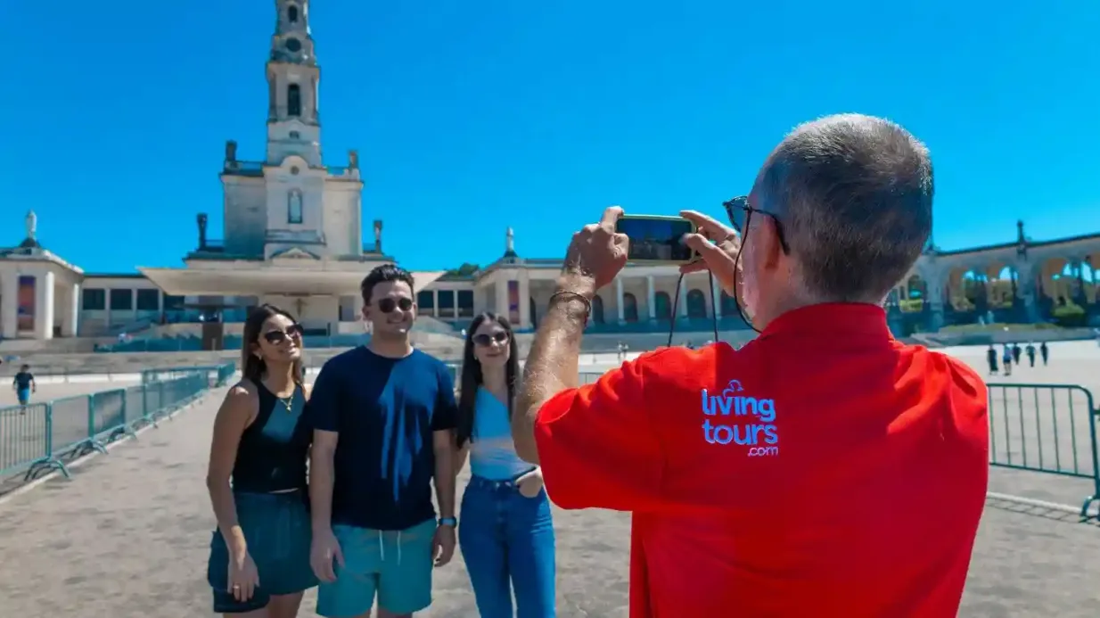 Palacio de Pena, Nazaré y Fátima: visita guiada en grupo reducido desde Lisboa