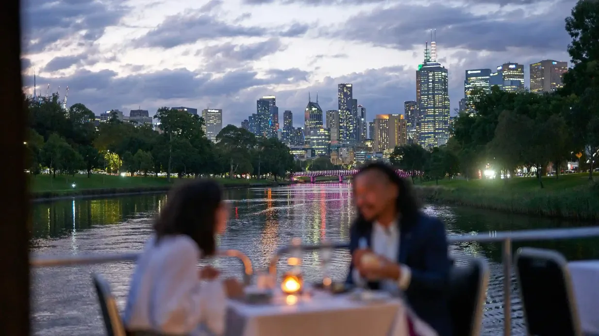 Melbourne : Spirit of Melbourne Dîner-croisière à 4 plats + boissons Fournie par Melbourne River Cruises