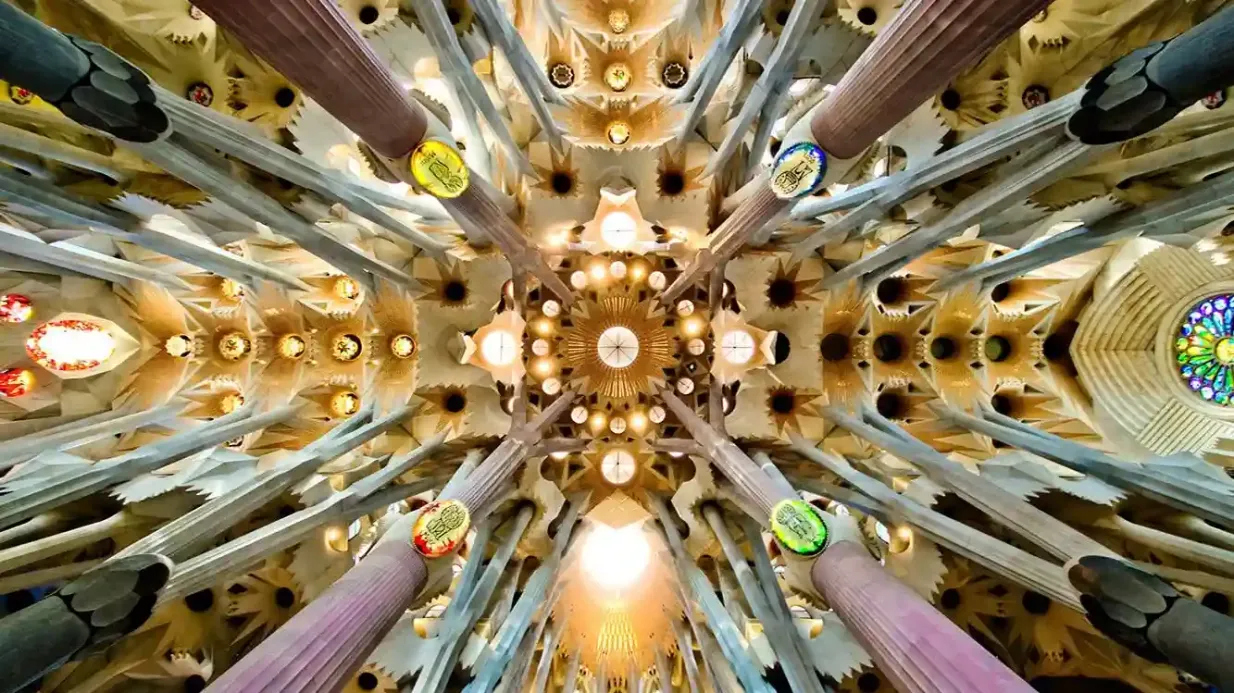 Sagrada Familia: Entrada de acceso rápido + Tour guiado