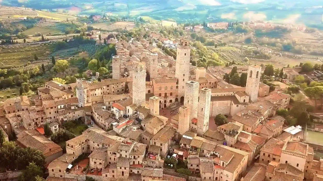 San Gimignano, Siena, Monteriggioni y Chianti: Visita + Comida + Degustación de vinos Operado por CAF TOUR & TRAVEL SRL - Gray Line Tours