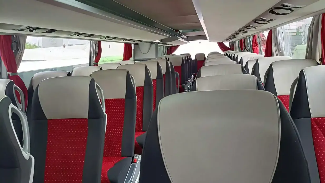 Pisa: Bus von Pisa Flughafen nach/von Florenz Bahnhof Guidoni T2