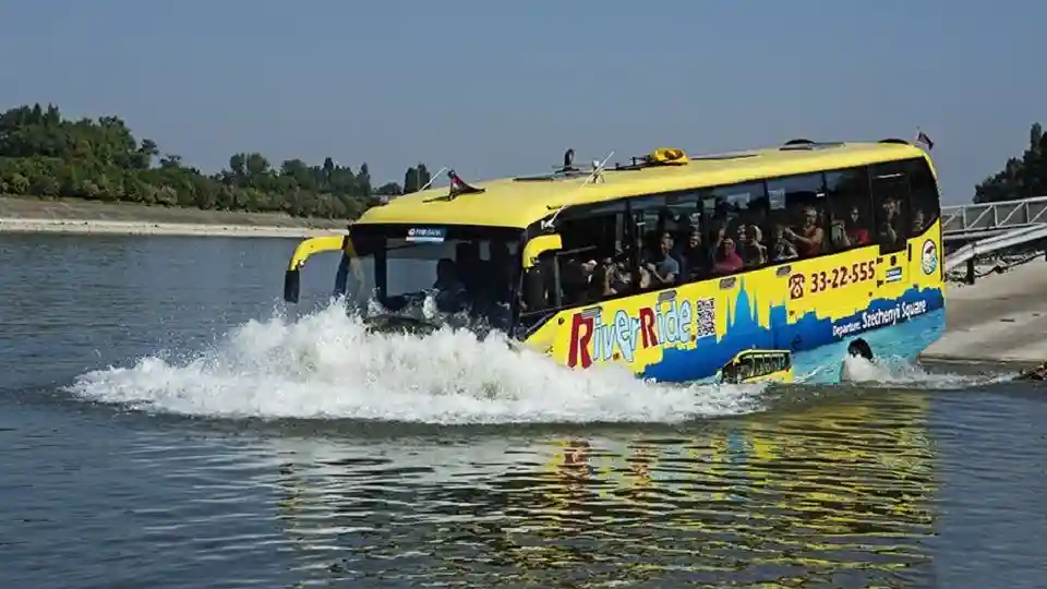 Budapest : RiverRide : 50 minutes d'expérience en bus flottant Fournie par Riverride-Tours Kft.