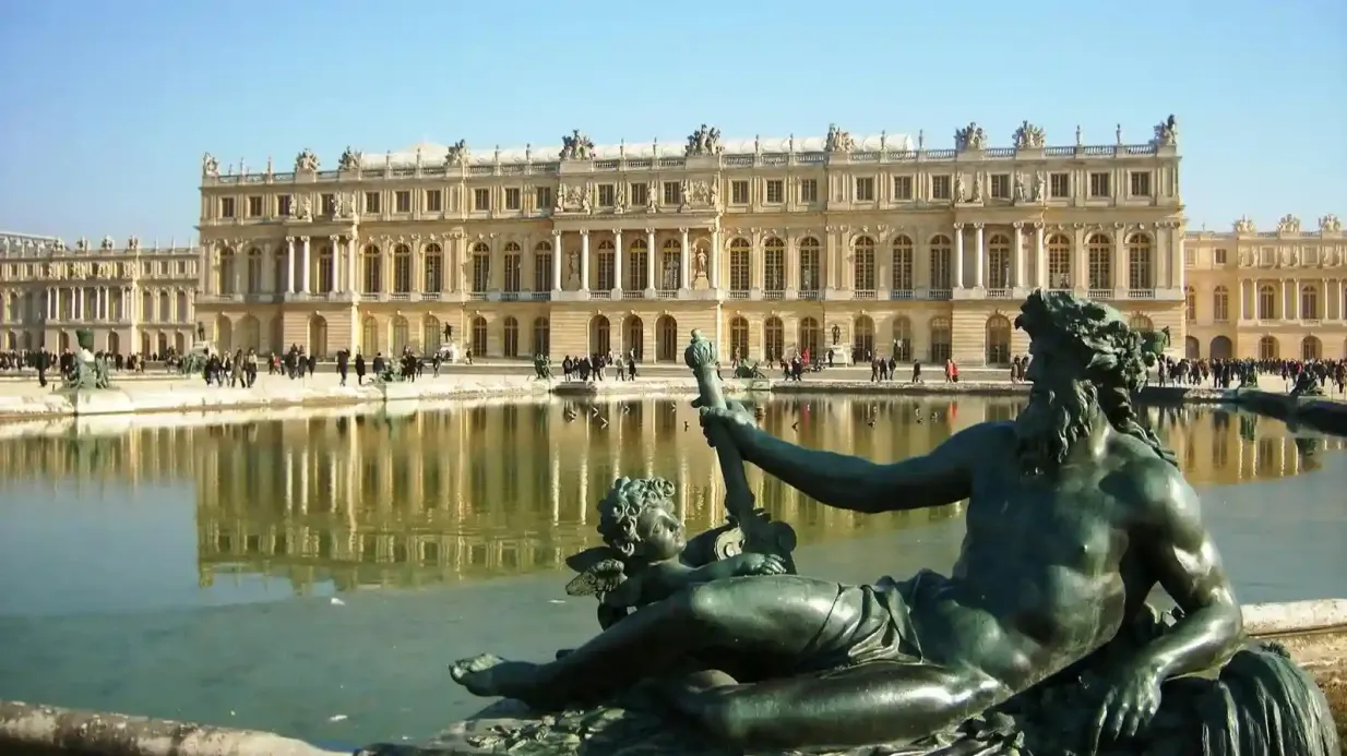 Palacio de Versalles y Jardines: Dominio del Trianón + Tour en bici Operado por Blue Fox Travel