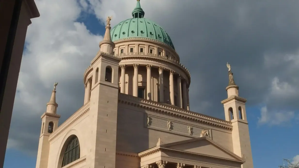 Potsdam Walking Tour of Historic Old Town to Sanssouci Provided by Volker Elinghausen