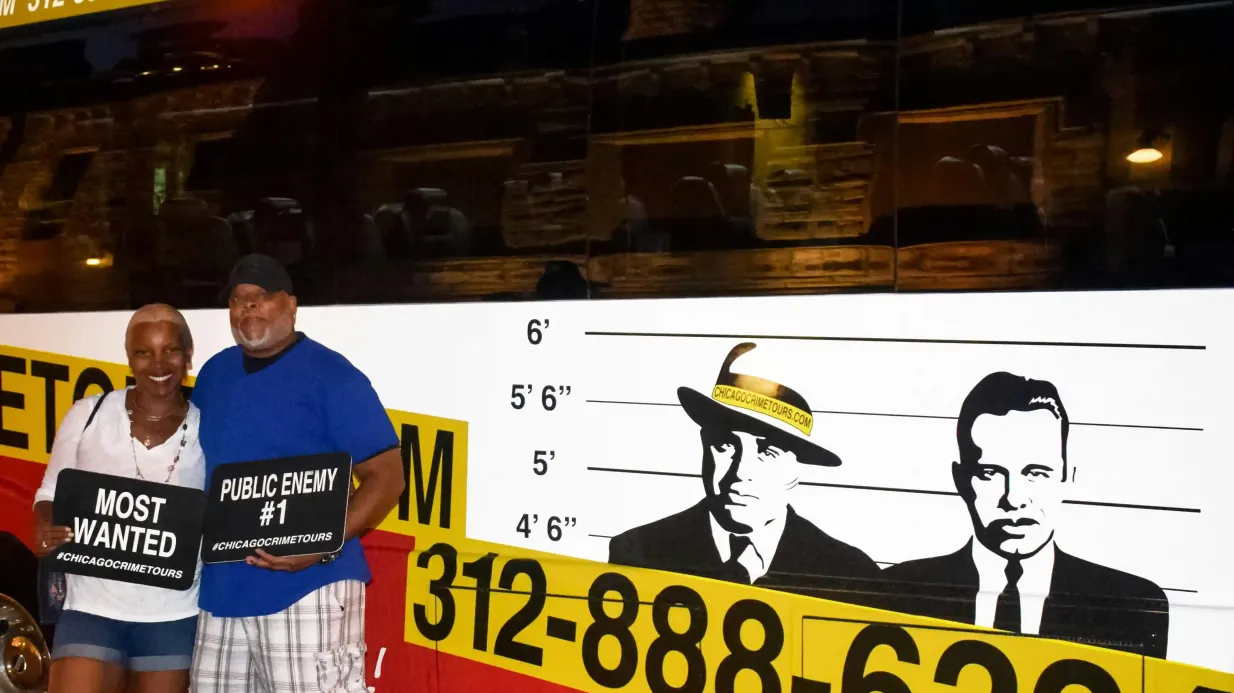 Tour en bus de mafia y crimen en Chicago: criminales, mafiosos y gánsters Operado por Chicago Crime Tours and Experiences LLC
