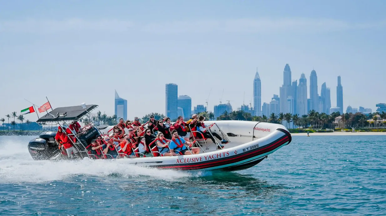 Xclusive Yacht: tour in motoscafo di 90 minuti - Ain Dubai, Palm, Atlantis e Burj Al Arab