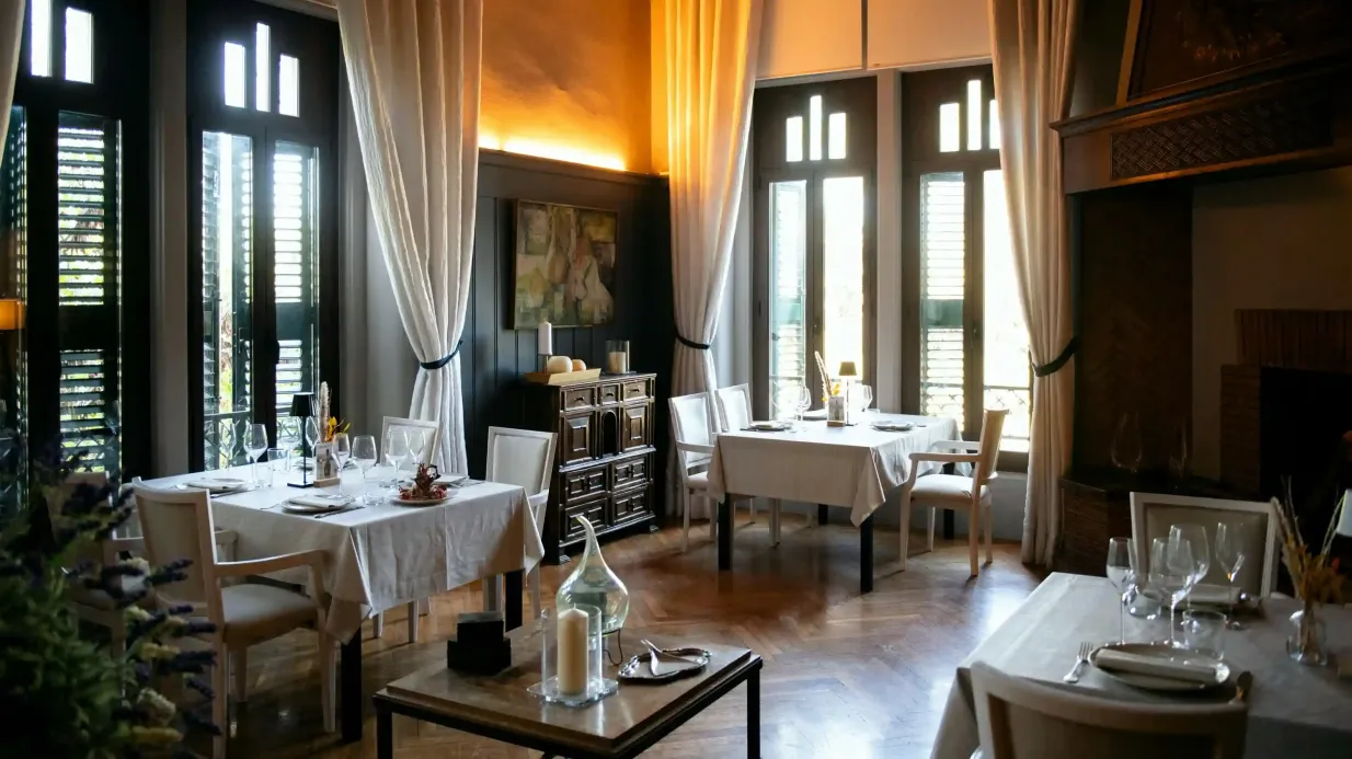 Codorníu Winery: Guided Tour + Ars Collecta Menu Lunch + Cava Tastings Provided by Codorníu, SA