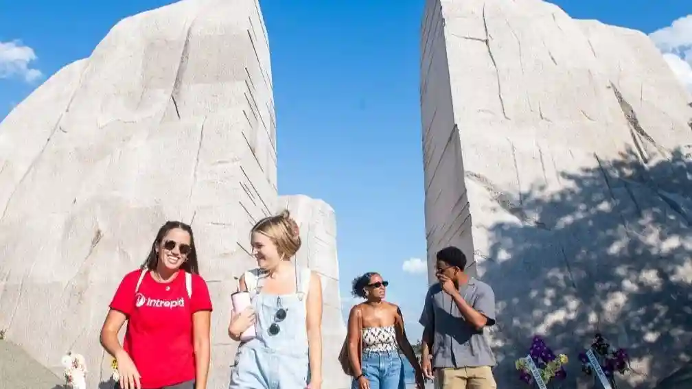 Washington DC: Small Group Guided Electric Car Tour Provided by Urban Adventures USA