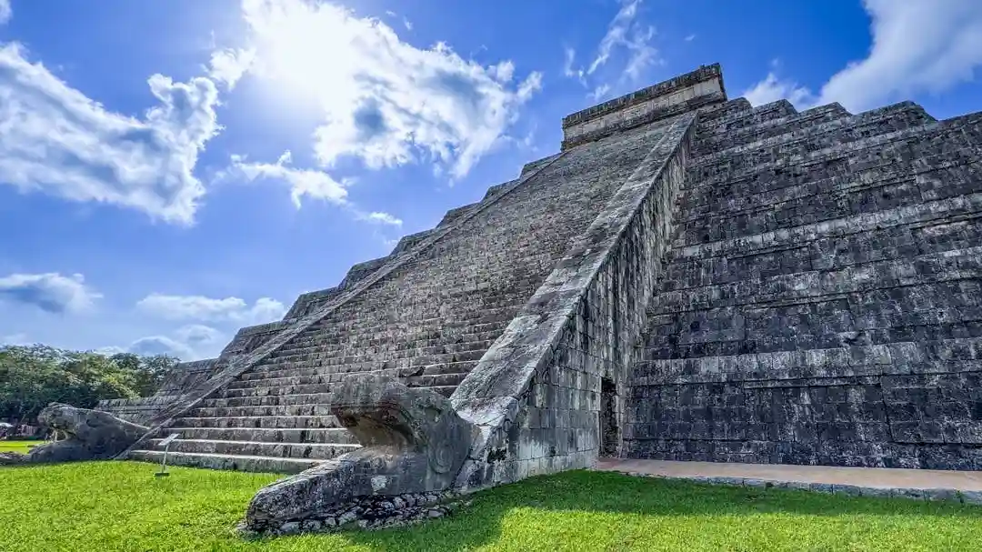 Chichén Itzá : Billet d'entrée + Visite à pied Fournie par OPERADORA AROZARENA