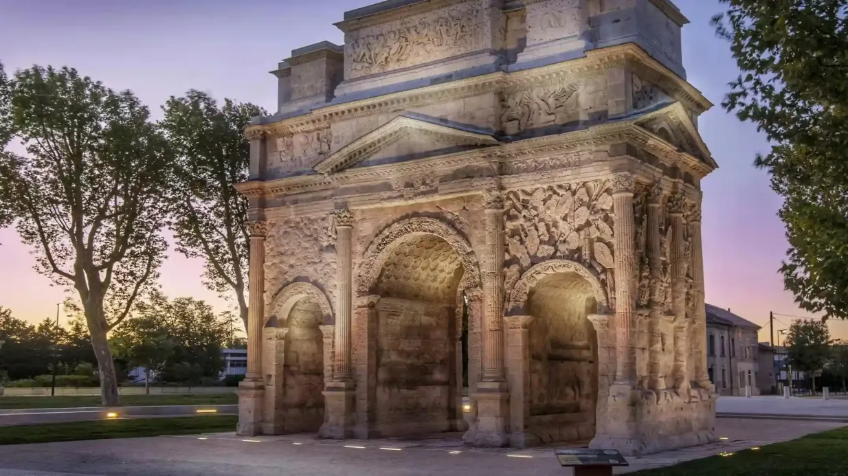 Orange: Triumphal Arch, Museum of Art and History, Roman Theatre + VR Experience Provided by ORANGE EDEIS