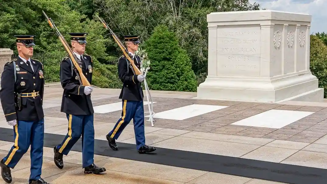Arlington National Cemetery: Guided Walking Tour + Changing of the Guard Provided by Unscripted DC