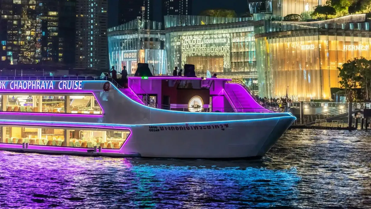 Banguecoque: O mais recente passeio de barco de 5 estrelas no rio Chao Phraya no Asiatique