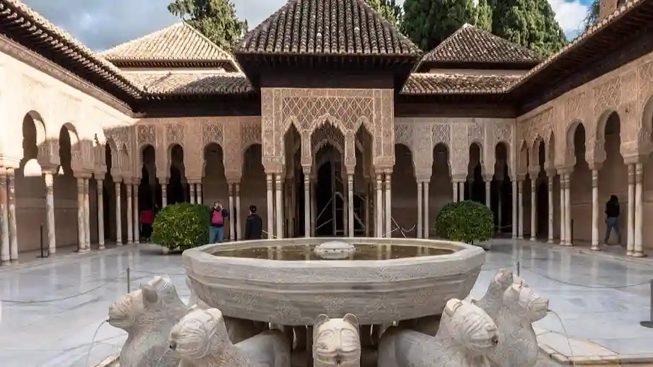Alhambra : Billet d'entrée + Audioguide + Accès facultatif aux palais Nasrides