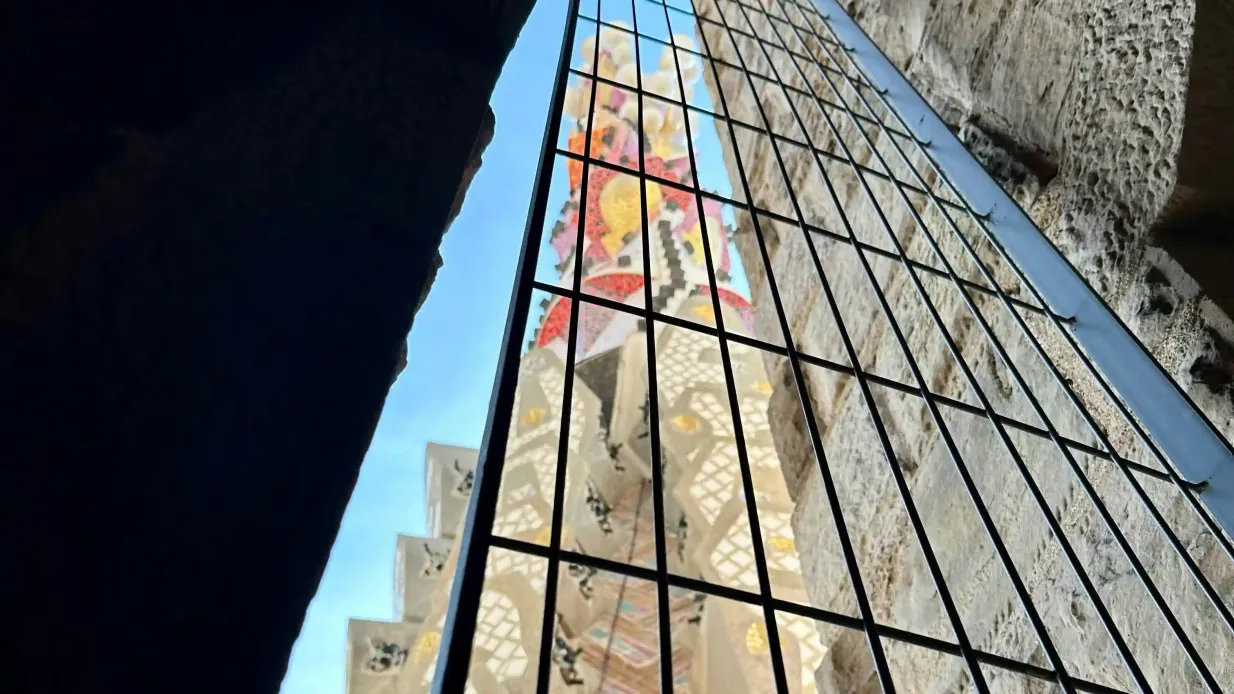 Sagrada Familia: Small Group Tour with Tower Access