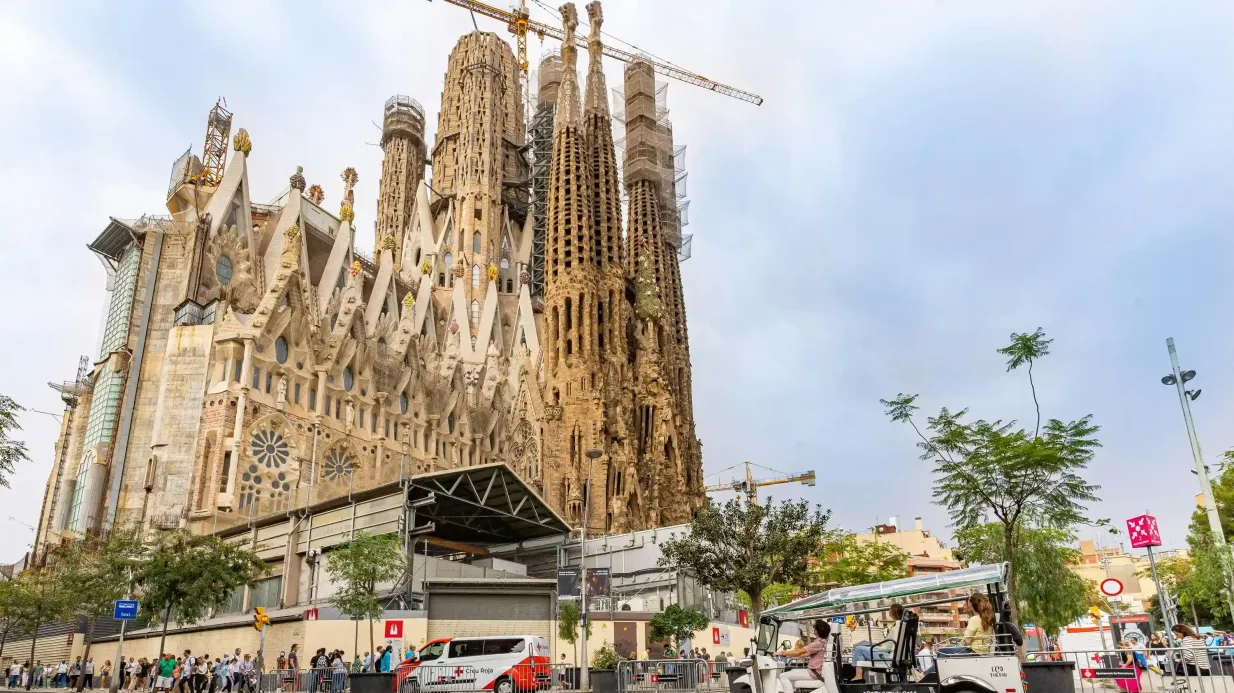 Barcellona: tour di 4 ore in tuk tuk elettrico Fornito da Eco Tuk Tuk SL