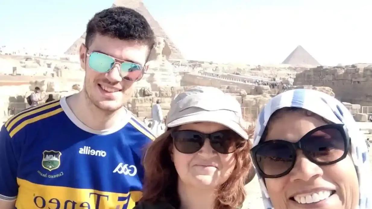 Giza Pyramids, Sphinx, Sakkara & Memphis: Guided Tour from Cairo + Lunch Provided by Kemet Egypt Travel