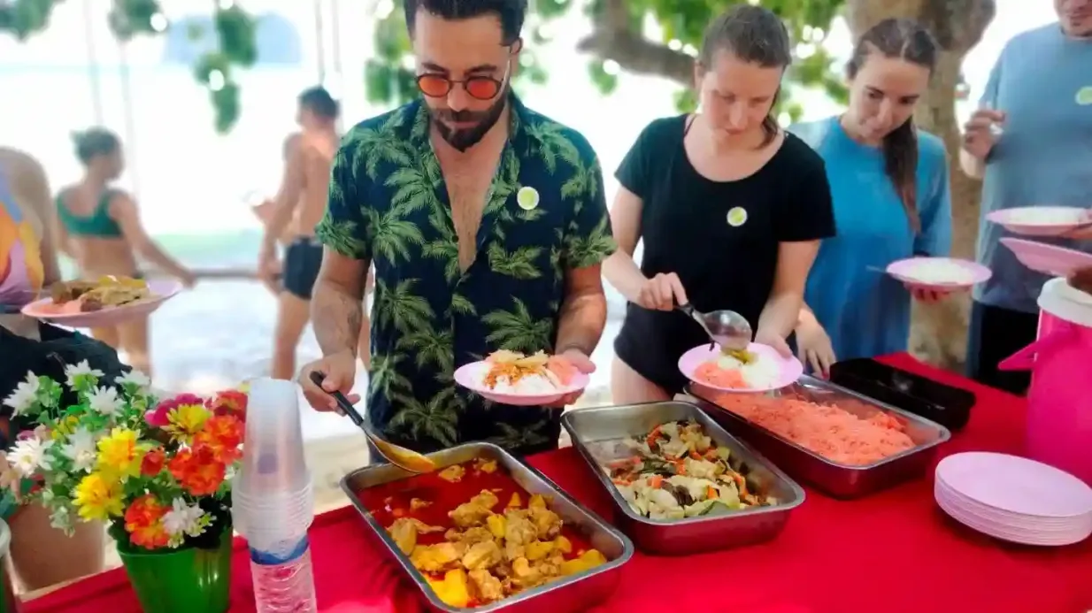4 Isole e Grotta di Smeraldo: Tour in barca da Koh Lanta + visita facoltativa di Koh Kradan Fornito da C N DO CO., LTD.