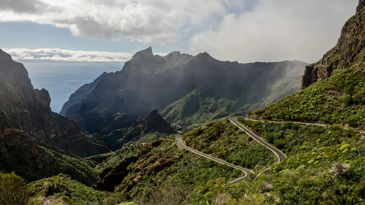 Teide, Icod, Garachico y Masca: Excursión desde el Sur Operado por TRANSFERS AND EXPERIENCES S.L.