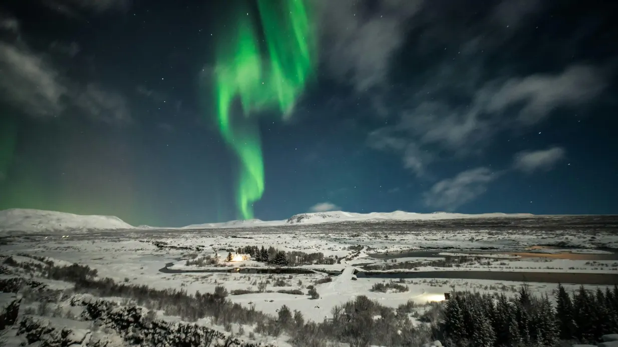 Reykjavík: Northern Lights Bus Tour Provided by Bus Travel Iceland