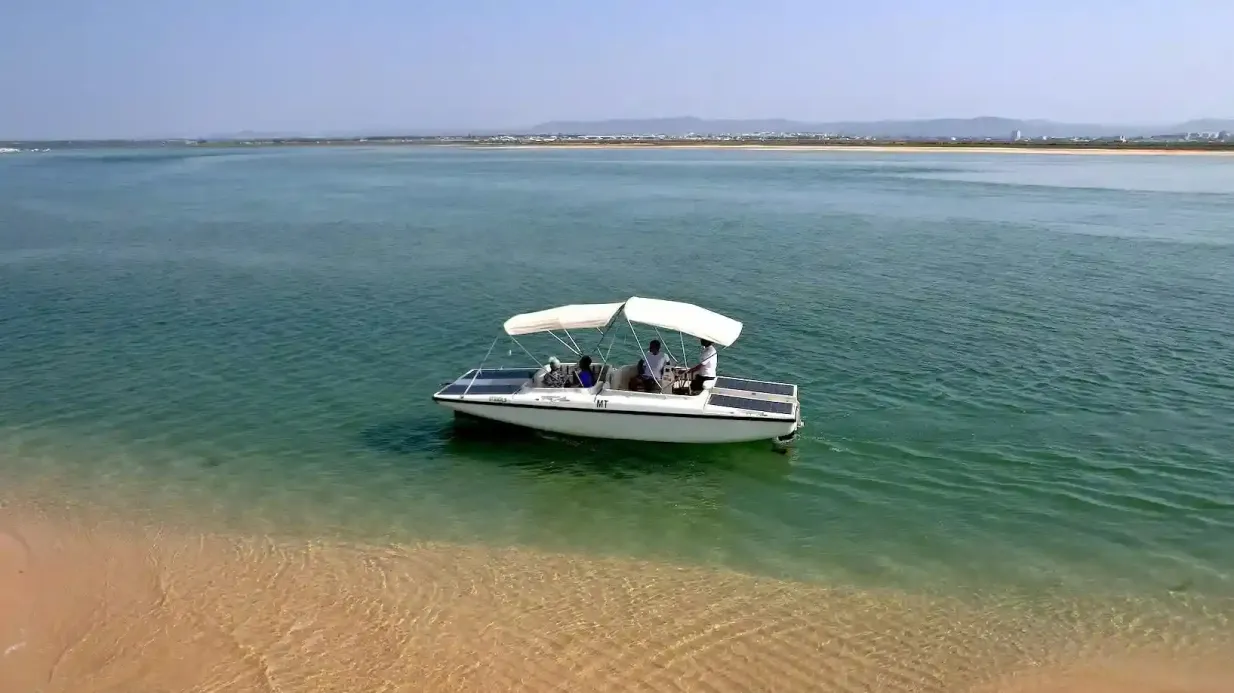 Ría Formosa: Excursión Ecológica en Barco con Observación de Aves desde Faro Operado por Lands - Turismo na Natureza, Lda