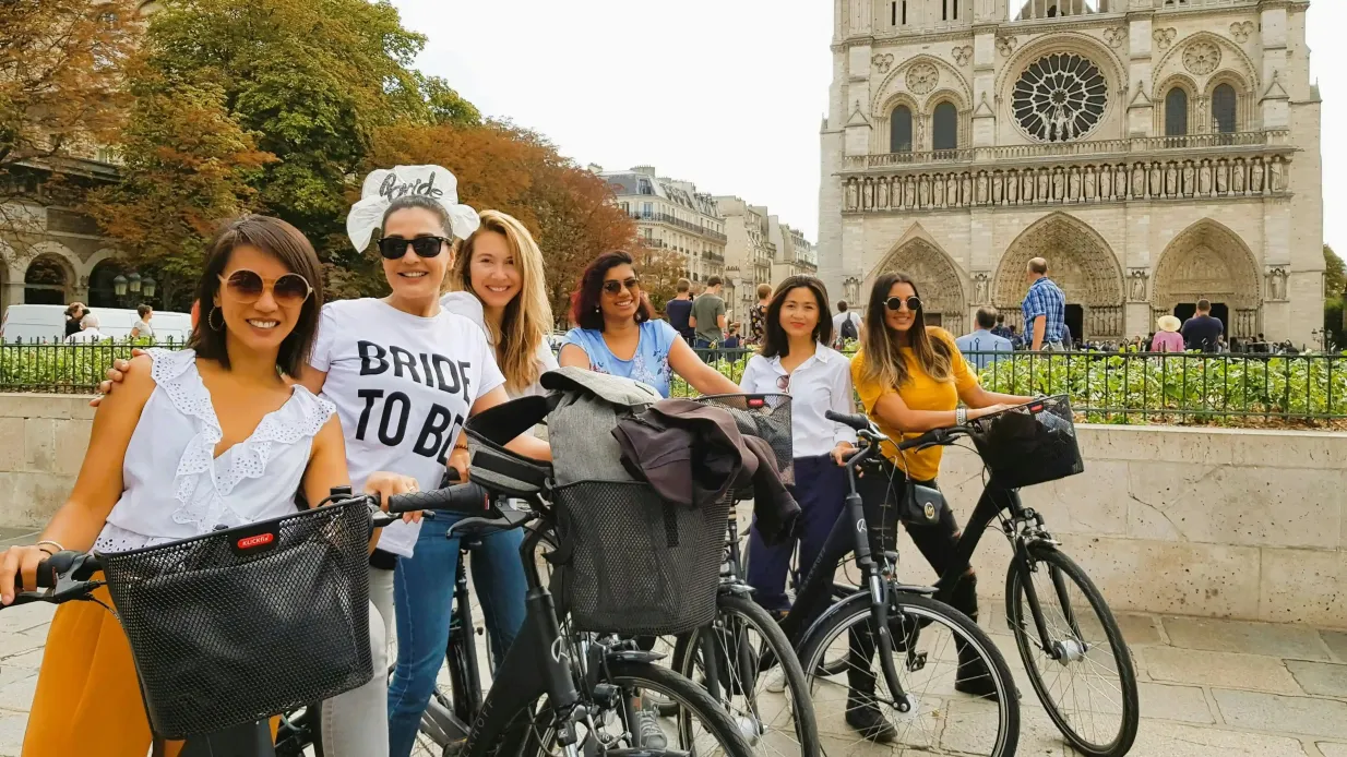 Parigi: Tour in bicicletta degli angoli e delle insenature più affascinanti Fornito da Simply France Tours SAS