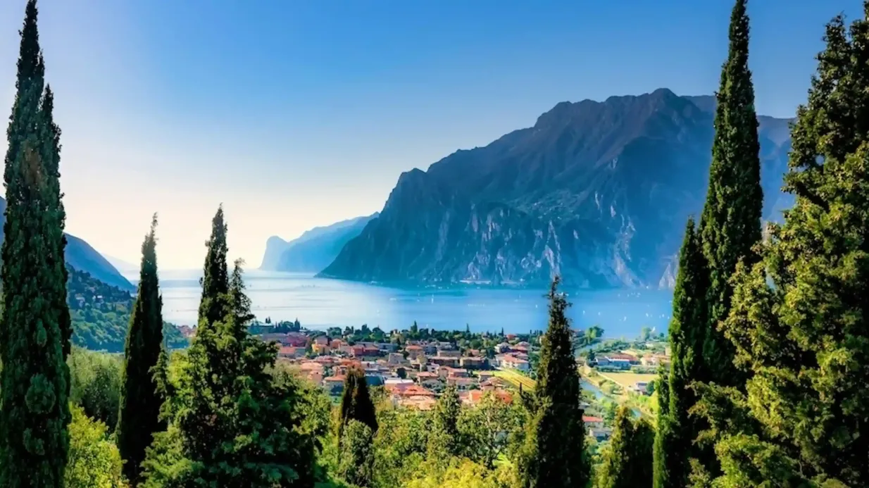 Verona, Sirmione & Lake Garda with Private Boat Cruise from Milan Provided by Veditalia - Acs srl