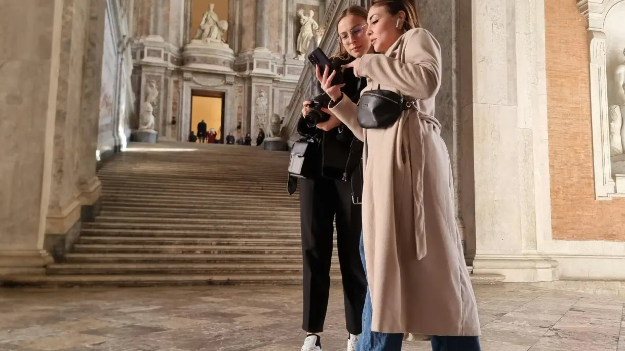 Palacio Real de Caserta: Entrada prioritaria + Tren de ida y vuelta desde Nápoles Operado por inStazione Srl