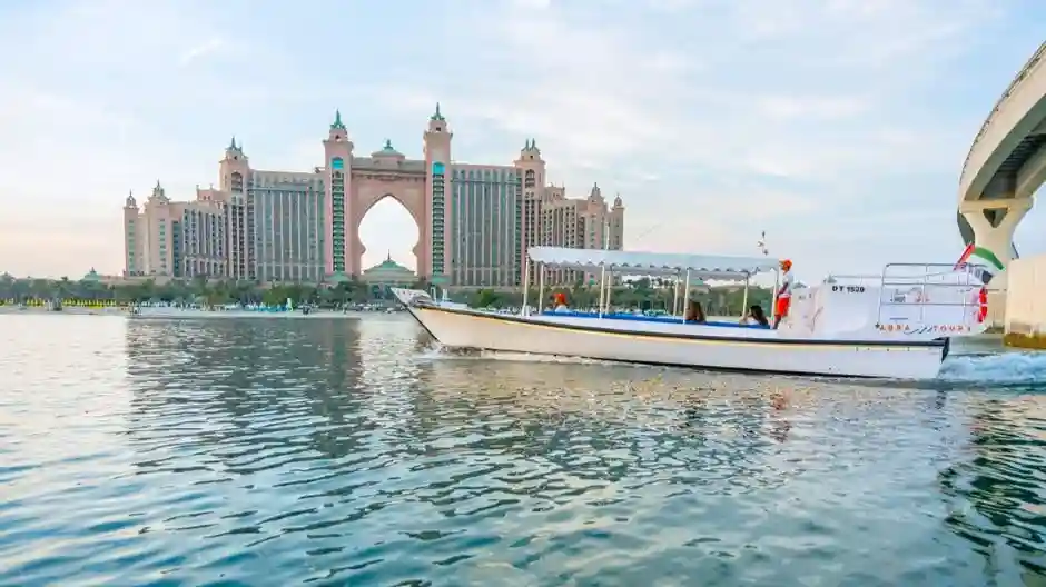 Atlantis The Palm: passeio de barco turístico de 120 minutos pela Abra Tours
