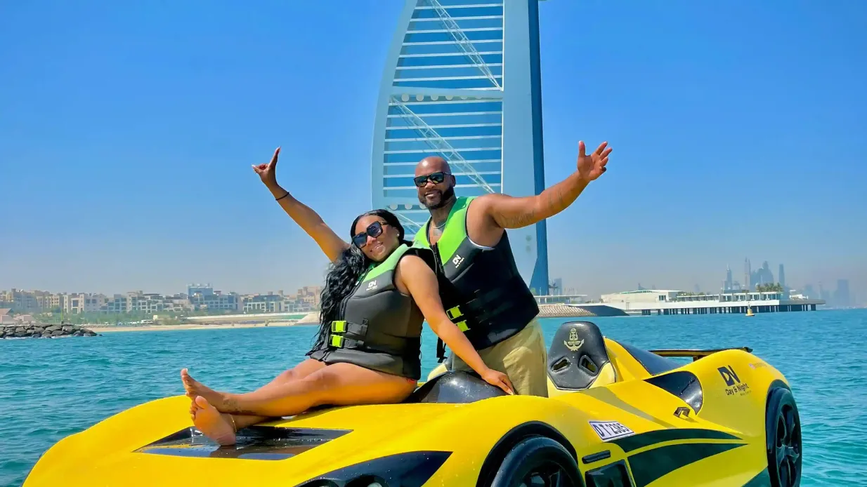 Dubai Jetcar: Das ultimative Abenteuer Bereitgestellt von NEMO WATER SPORTS LLC