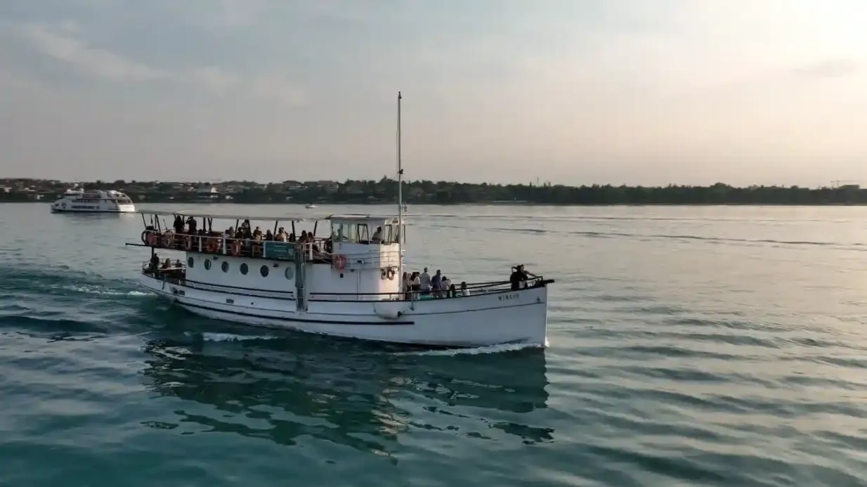 Gardasee: Historische Bootstour ab Peschiera del Garda Bereitgestellt von Gardavoyager srls